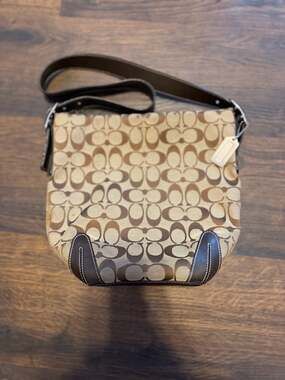 Coach Vintage Signature Canvas Crossbody Bag Brown Tan 6076